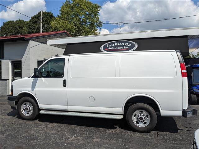 Used 2024 GMC Savana 2500 w/ Driver Convenience Package image 2