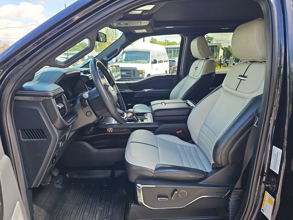 Used 2023 Ford F150 Lightning Platinum AWD/4WD image 10