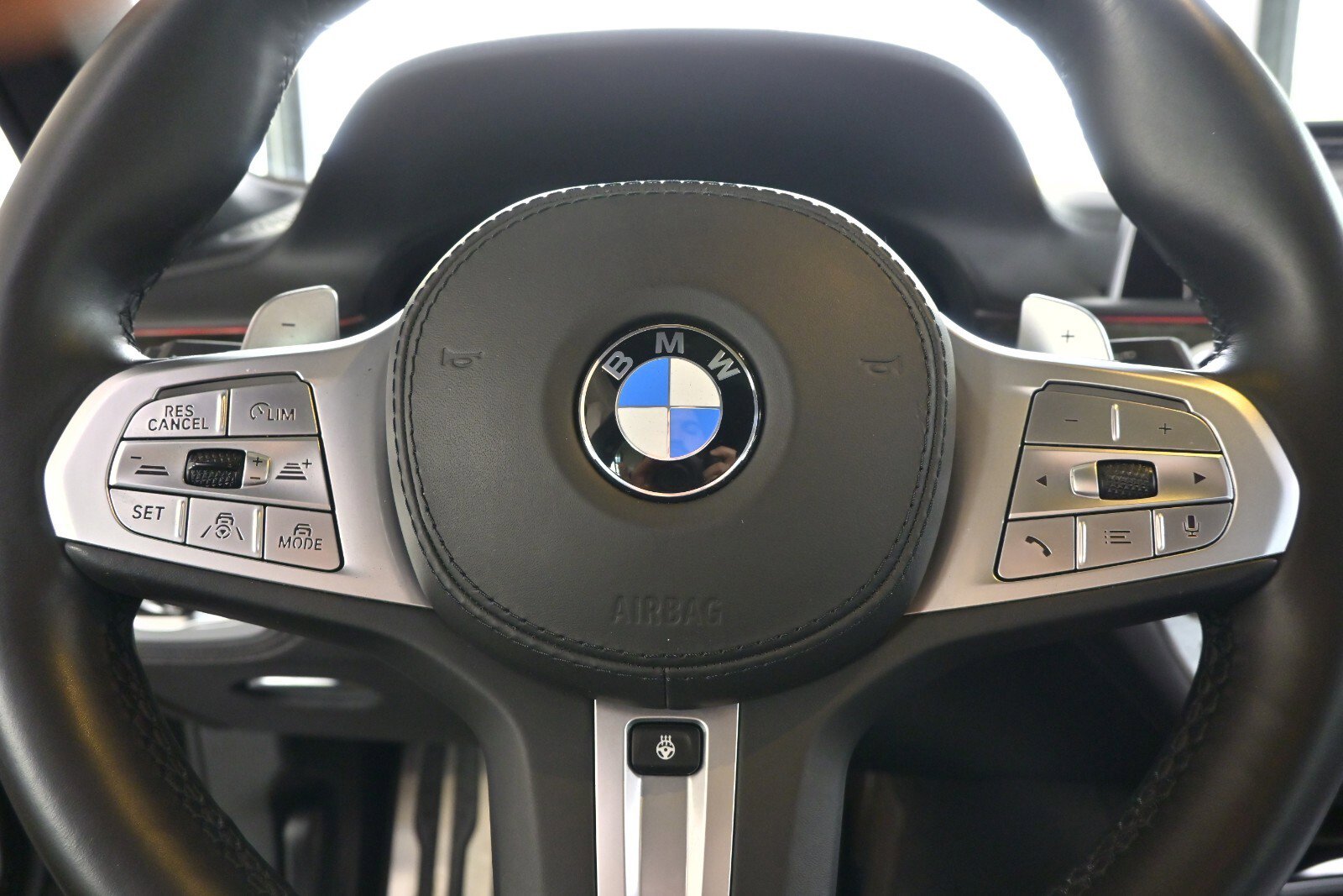 Used 2022 BMW 750i xDrive w/ Executive Package image 20