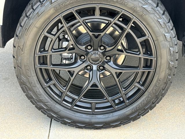 Used 2025 Chevrolet Tahoe RST w/ Comfort Package image 9