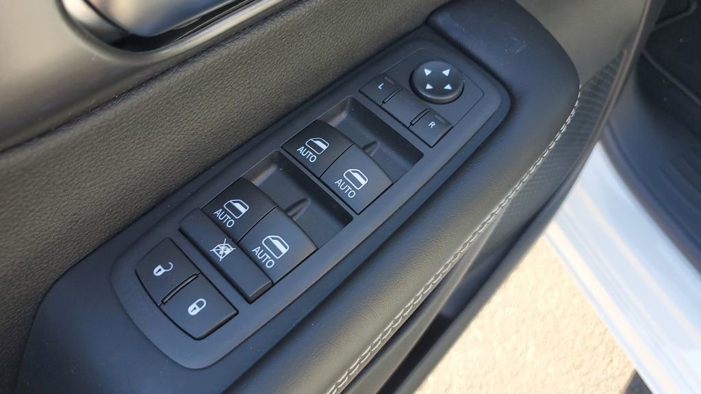 New 2026 Chrysler Pacifica Select image 19