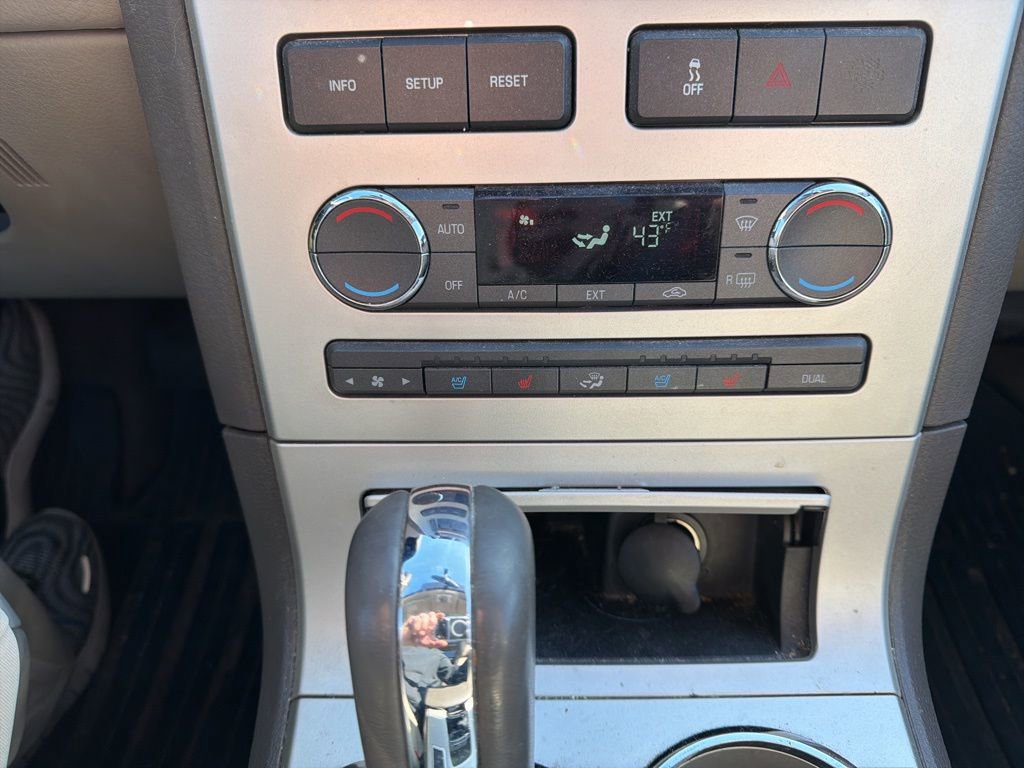 Used 2009 Lincoln MKX AWD image 36