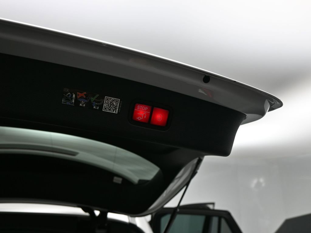 Used 2024 Mercedes-Benz GLC 300 image 21