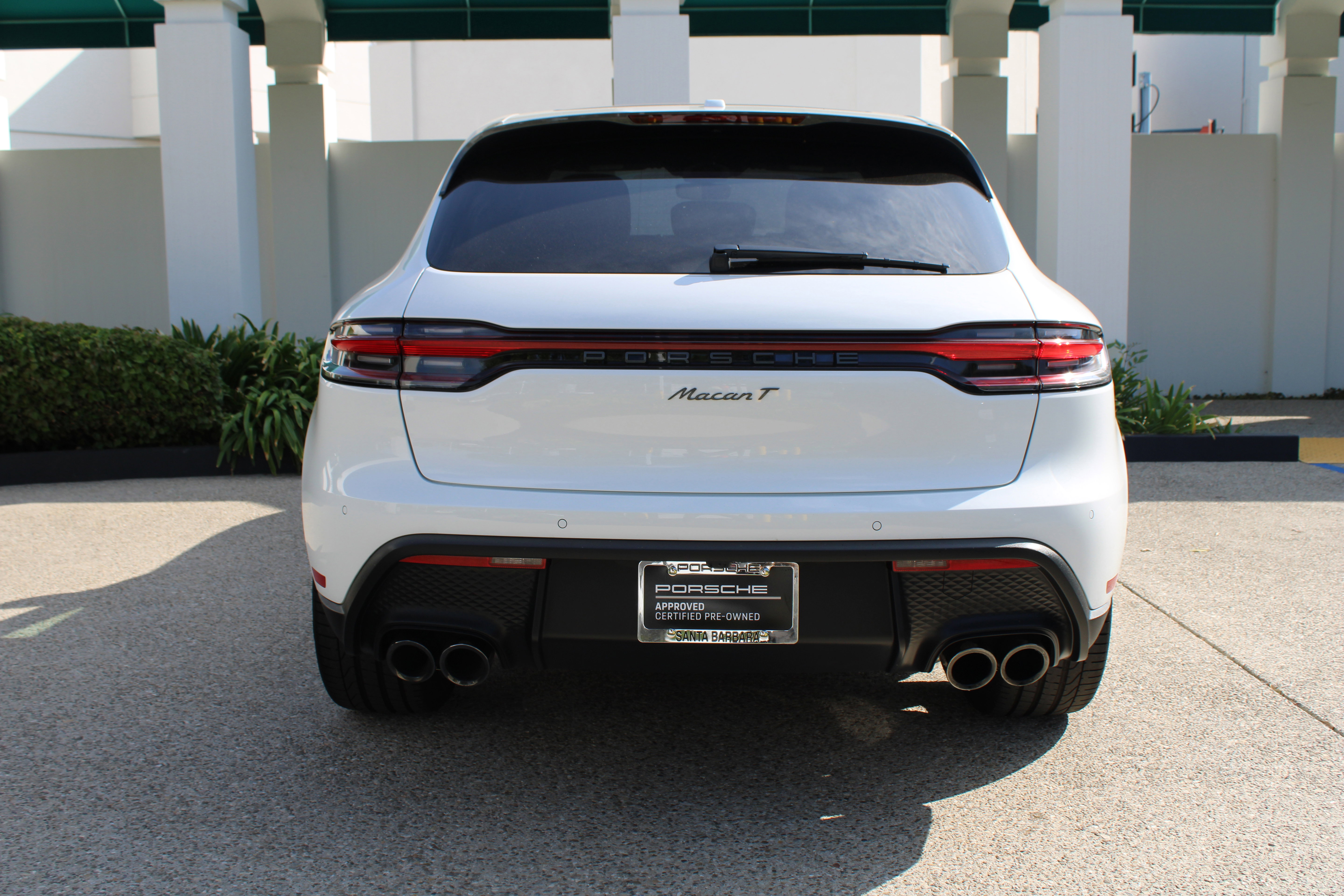Certified 2025 Porsche Macan Turbo image 6