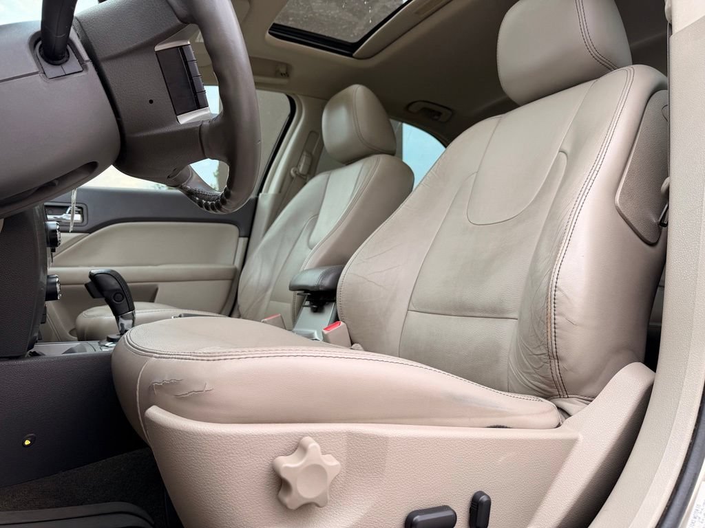 Used 2010 Ford Fusion SEL FWD image 27