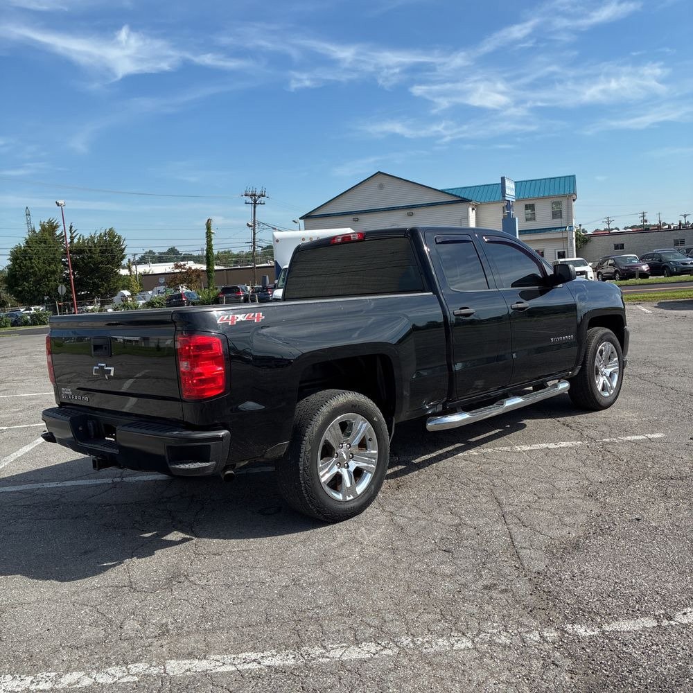 Used 2018 Chevrolet Silverado 1500 Custom w/ Custom Value Package AWD/4WD image 3