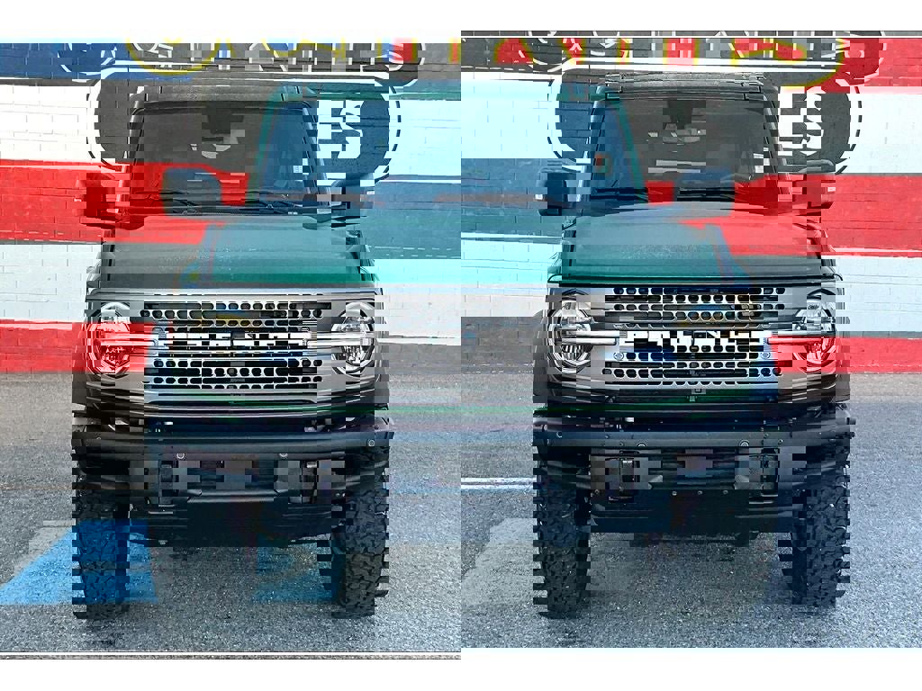 Used 2024 Ford Bronco Badlands image 3