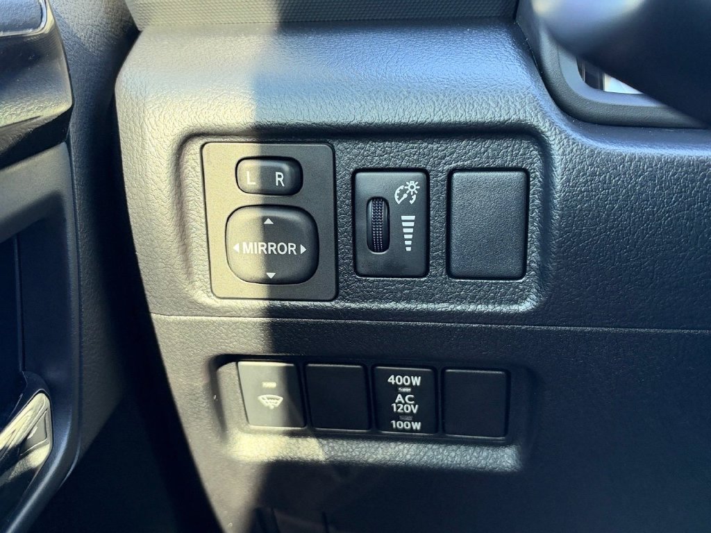Used 2018 Toyota 4Runner TRD Off-Road Premium AWD/4WD image 15