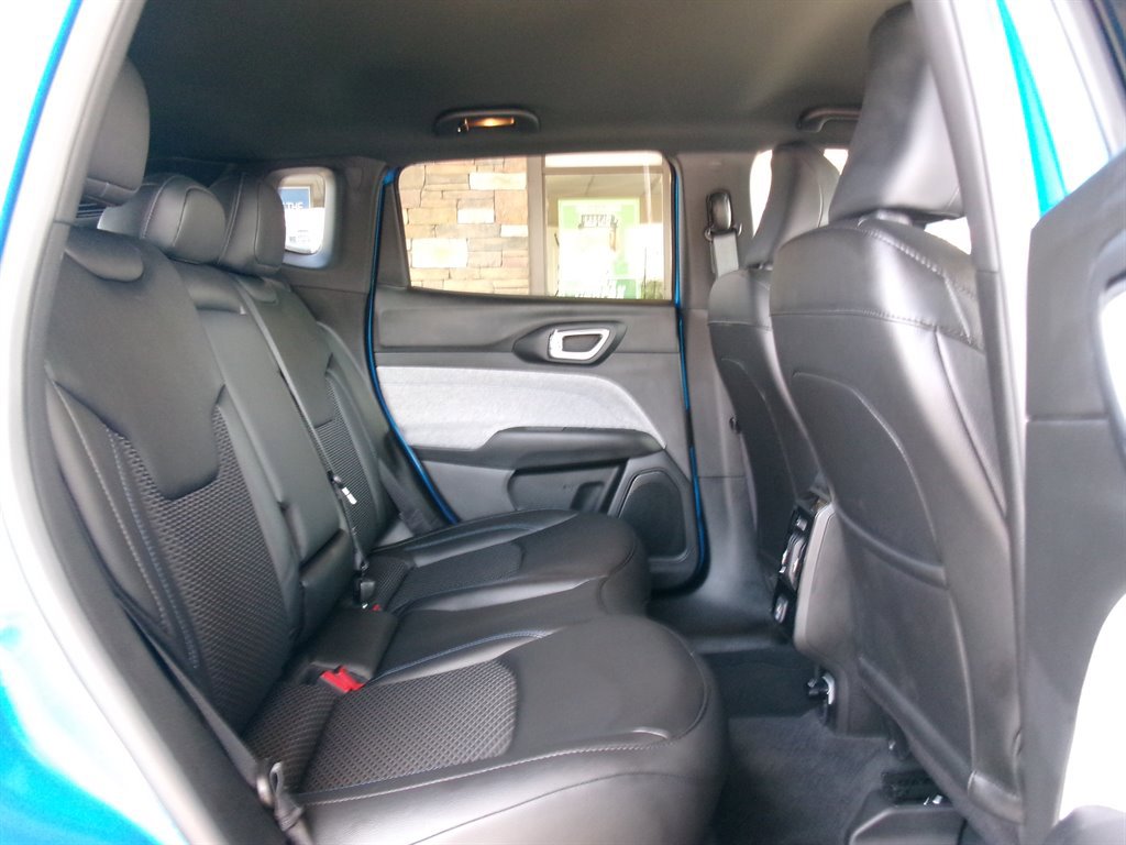 Used 2025 Jeep Compass Latitude AWD/4WD image 24