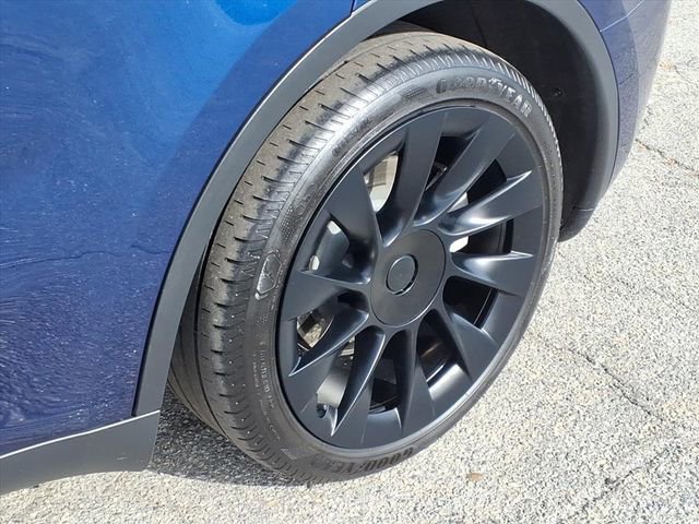 Used 2023 Tesla Model Y Long Range image 11