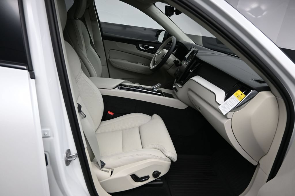 New 2026 Volvo XC60 T8 Ultra w/ Protection Package Premier AWD/4WD image 21