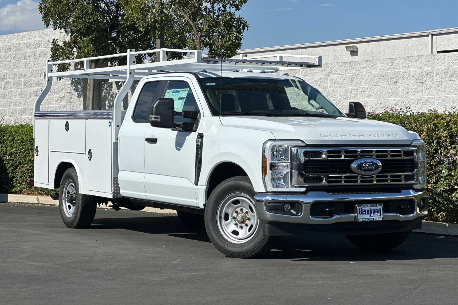 New 2025 Ford F350 XL w/ XL Chrome Package