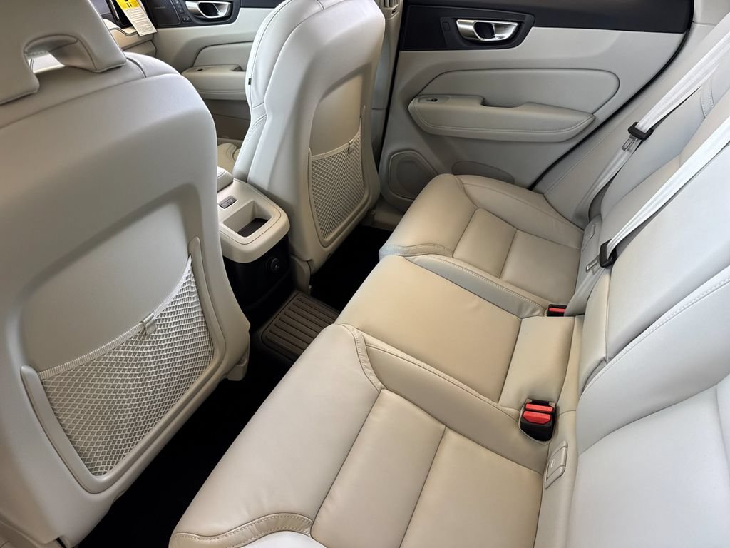 New 2026 Volvo XC60 T8 Ultra w/ Protection Package Premier AWD/4WD image 11