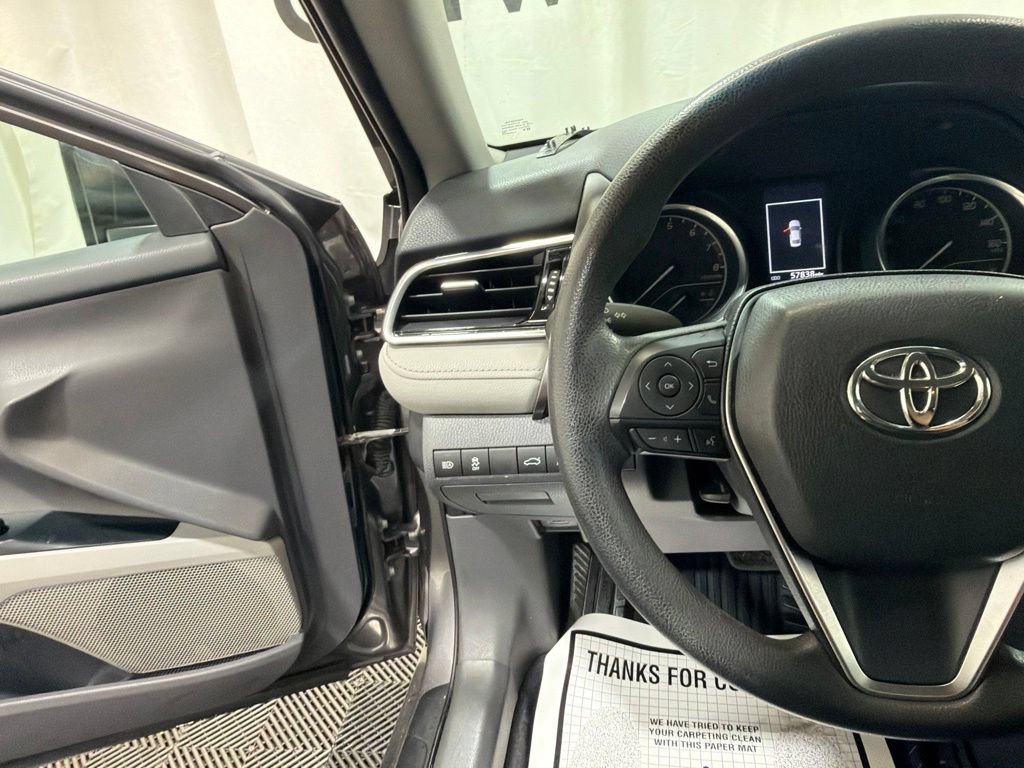 Used 2018 Toyota Camry LE FWD image 24