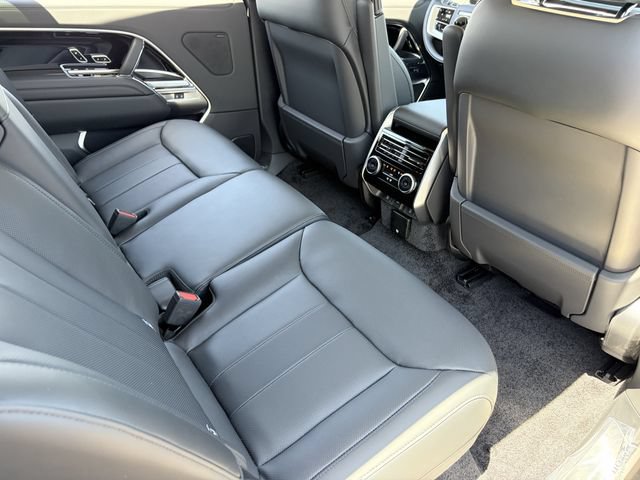 New 2026 Land Rover Range Rover Long Wheelbase SE AWD/4WD image 13