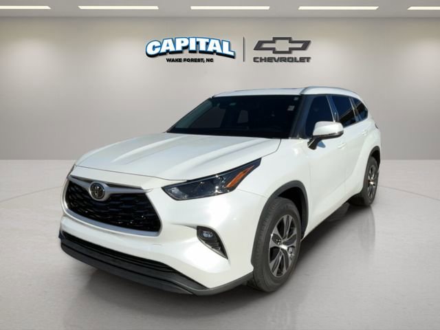 Used 2022 Toyota Highlander XLE