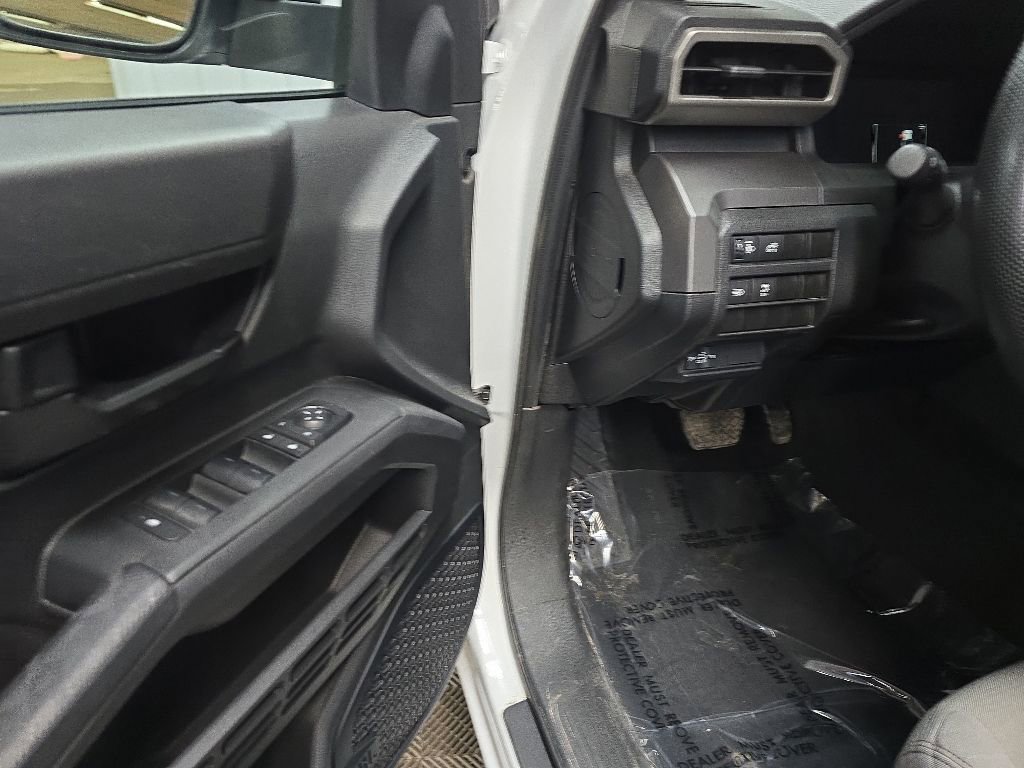 Used 2024 Toyota Tacoma SR5 AWD/4WD image 27
