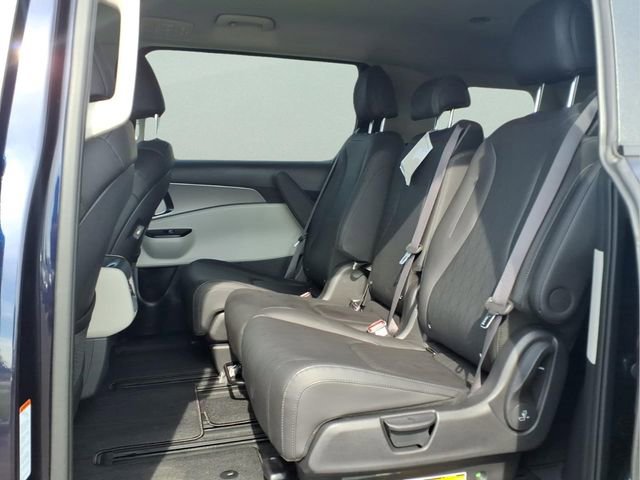 Used 2024 Kia Carnival LX FWD image 19