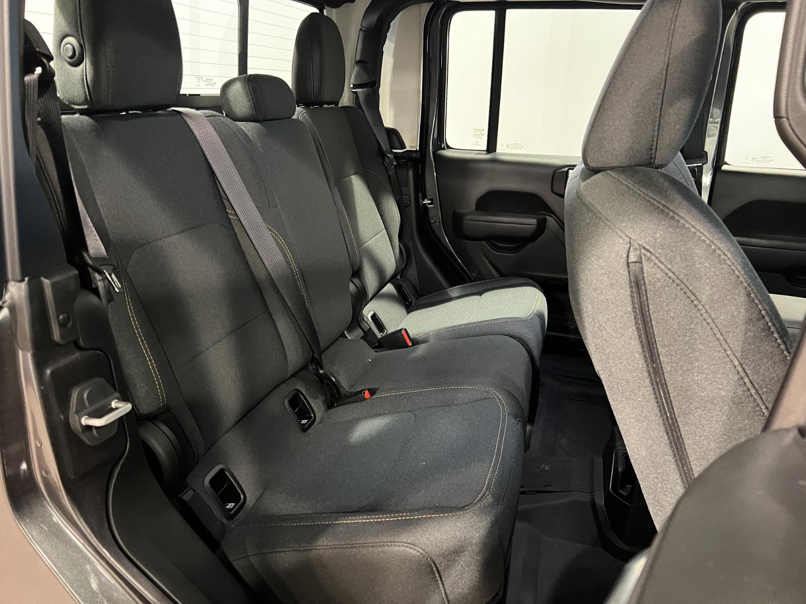 Used 2025 Jeep Gladiator Sport image 29