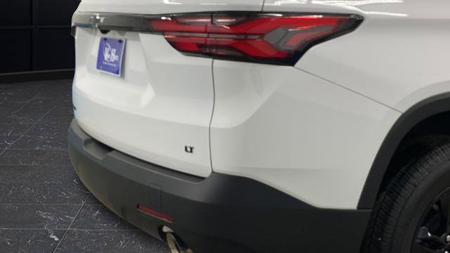 Used 2023 Chevrolet Traverse LT w/ Midnight/Sport Edition image 38