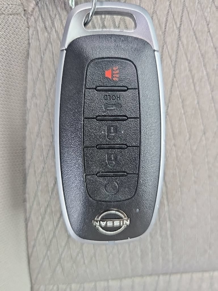 Used 2025 Nissan Rogue SV AWD/4WD image 41