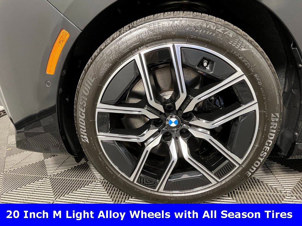 Used 2025 BMW 760i xDrive 760i xDrive w/ Premium Package image 13