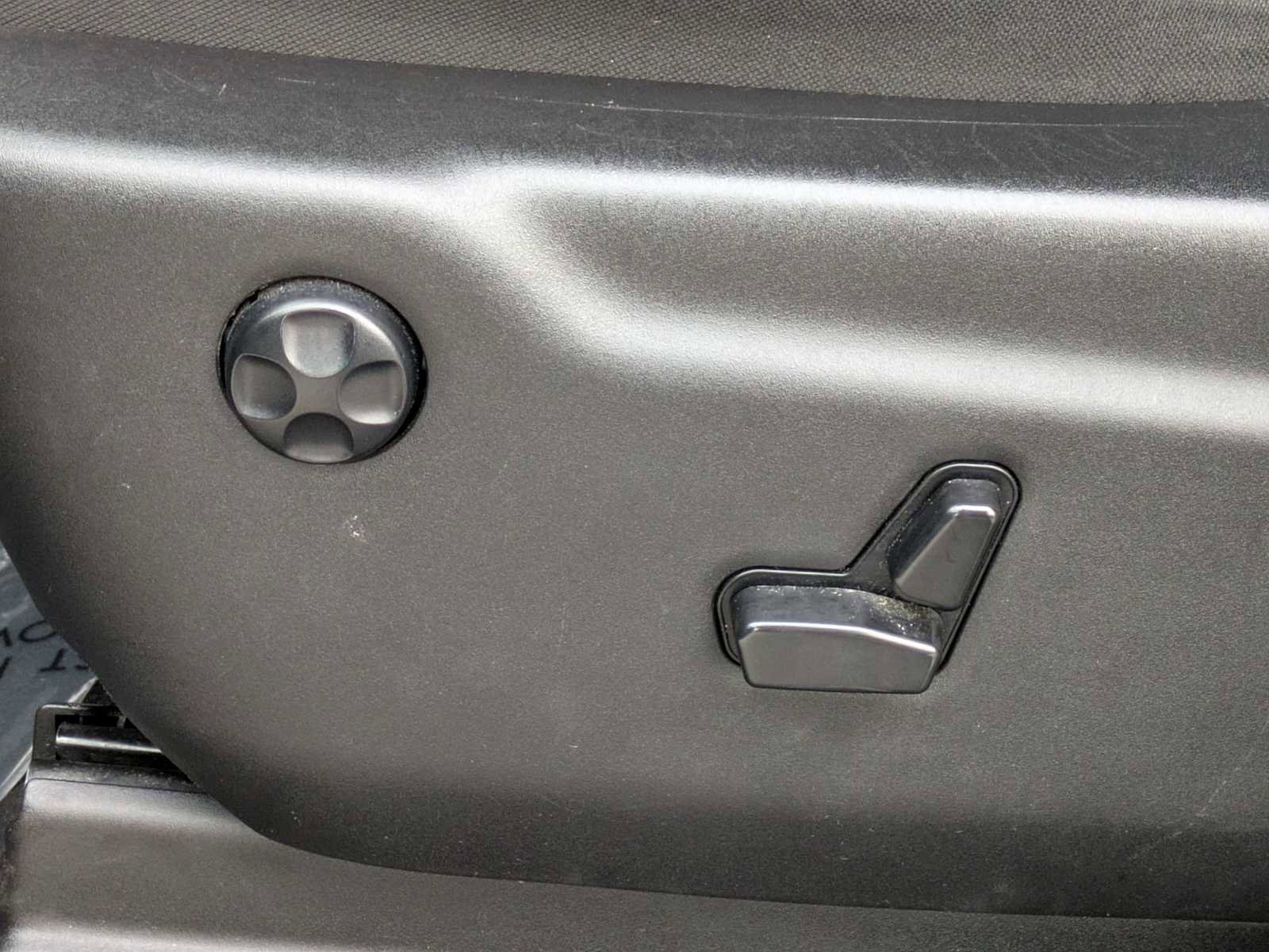 Used 2023 Dodge Durango GT image 16