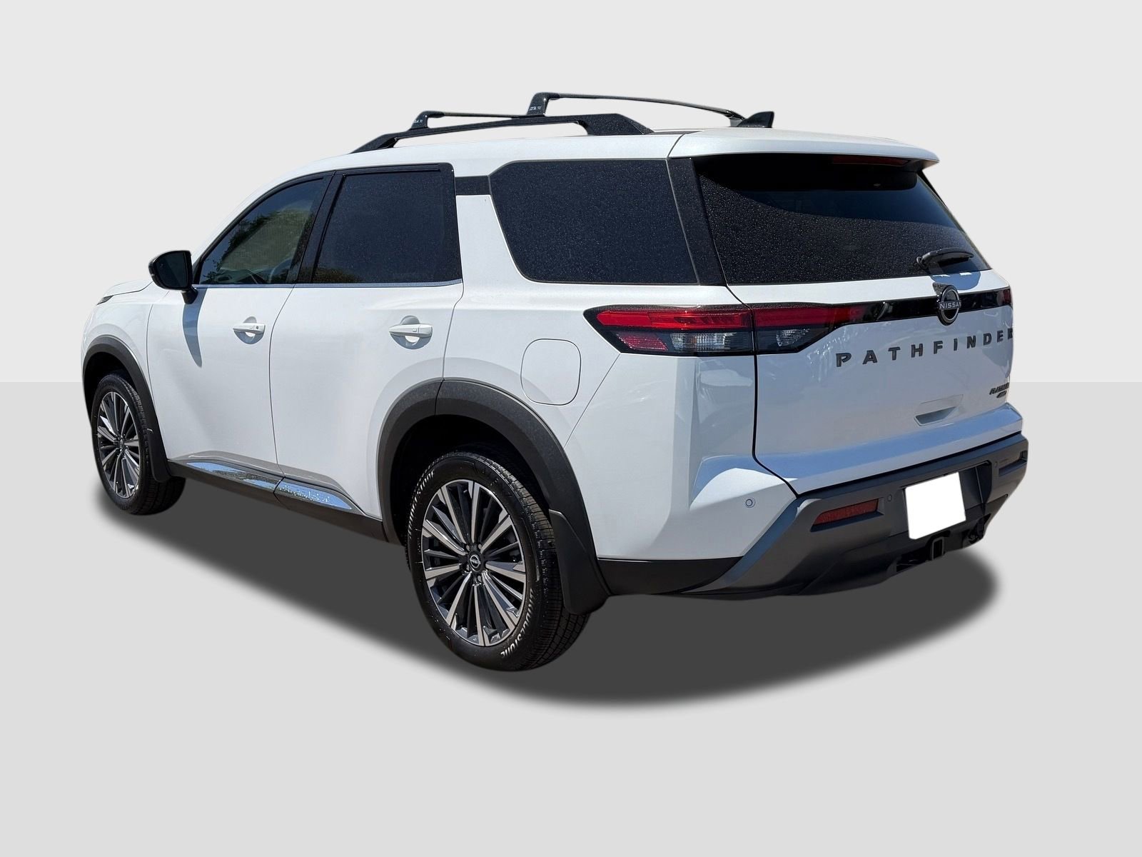 New 2026 Nissan Pathfinder Platinum image 3