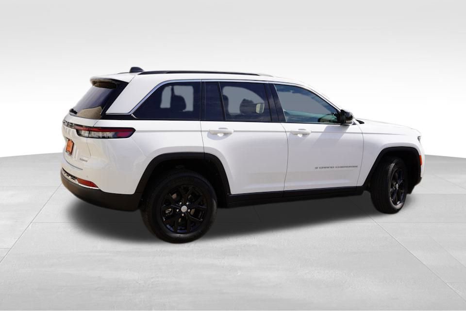 Certified 2025 Jeep Grand Cherokee Limited image 4