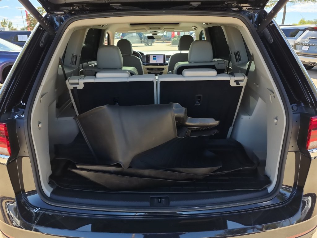 Used 2024 Volkswagen Atlas SEL AWD/4WD image 9