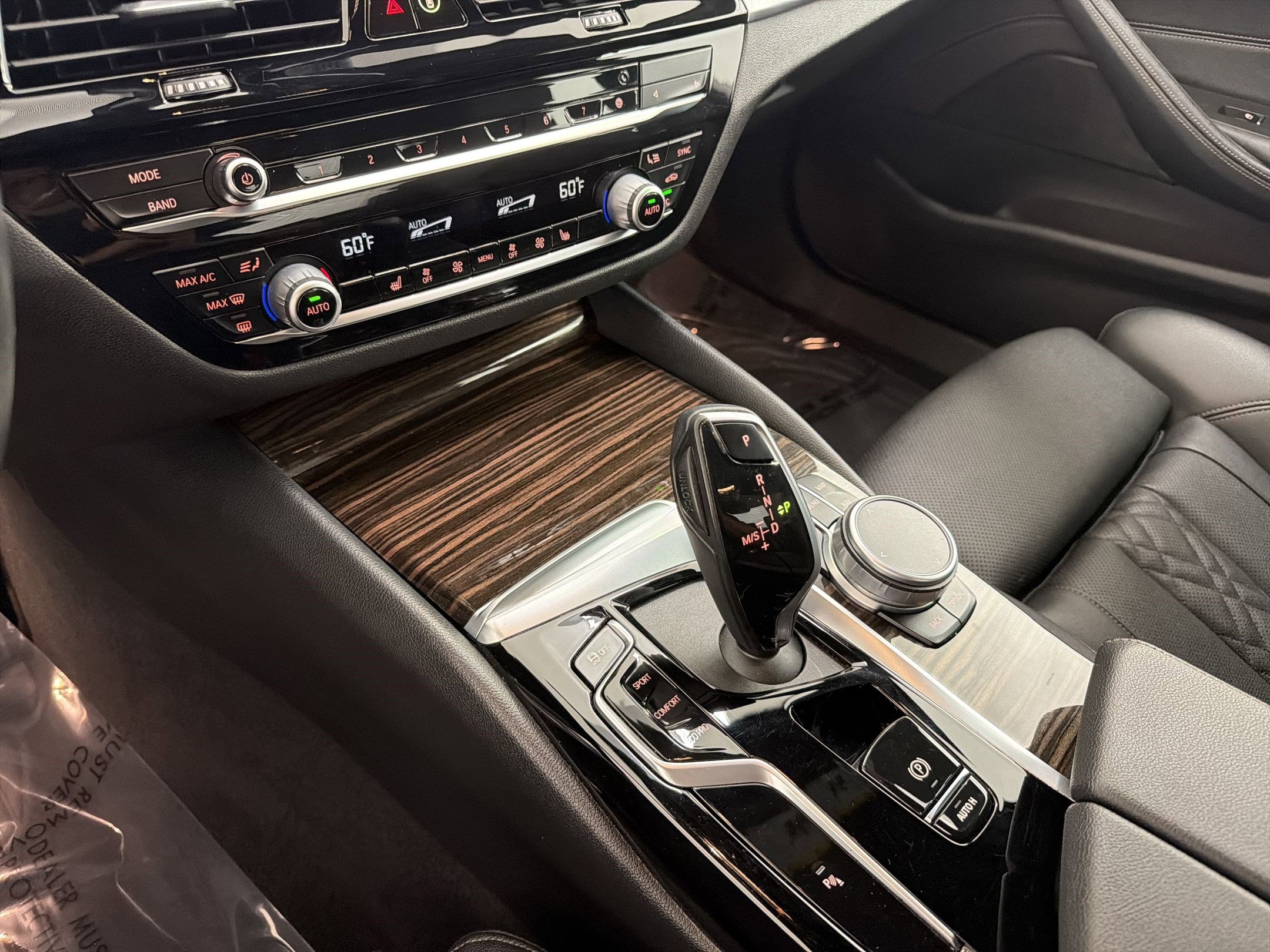 Used 2022 BMW 530i w/ Convenience Package RWD image 17