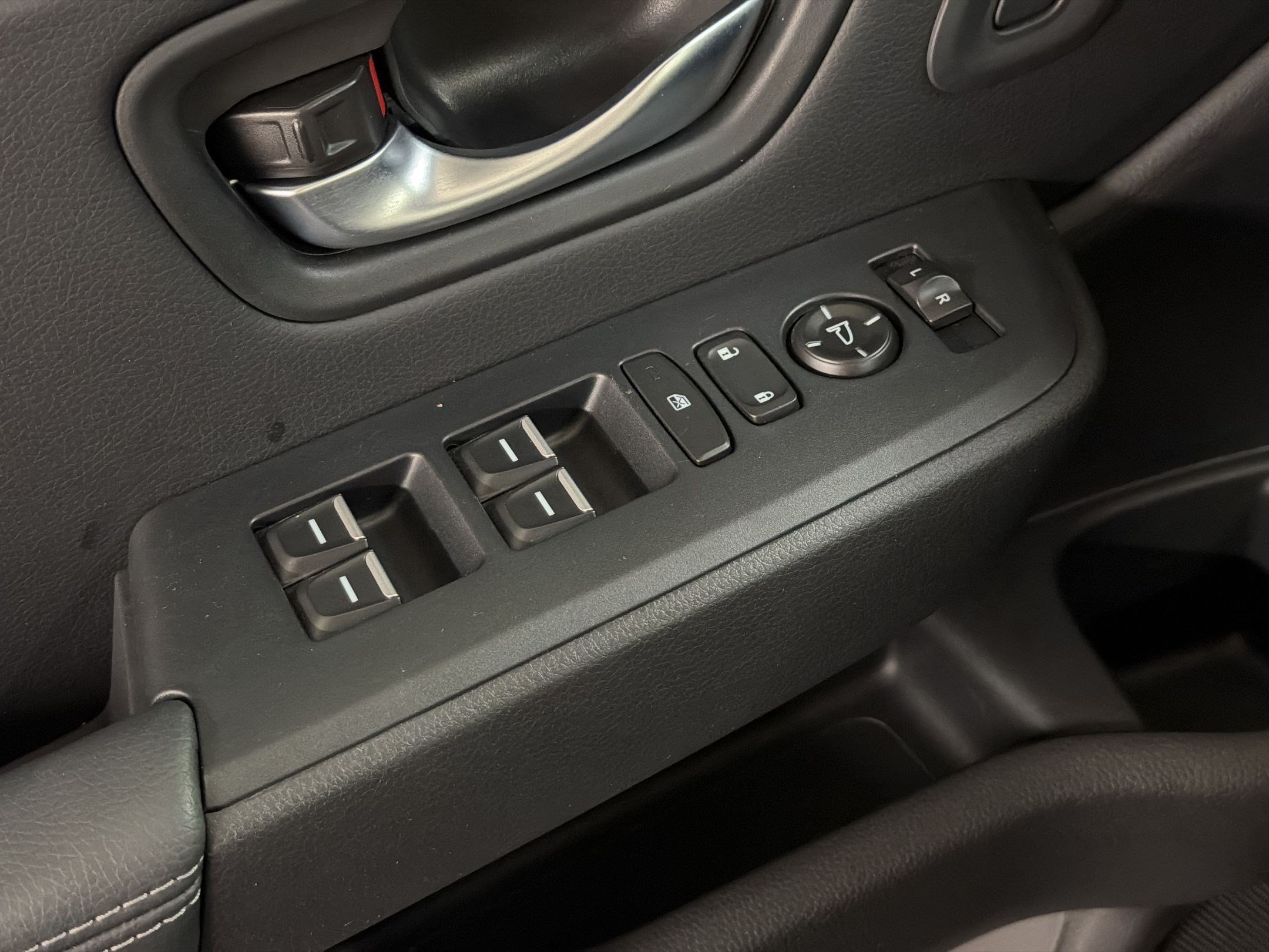 Certified 2025 Honda Pilot Touring image 14