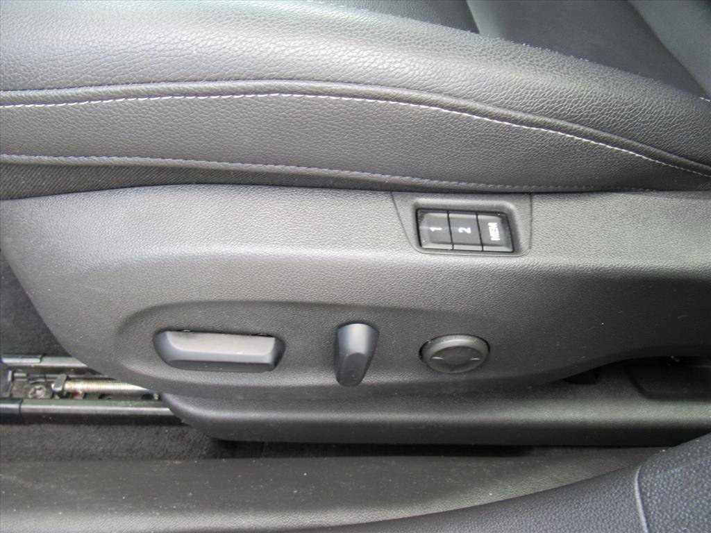 Used 2018 Buick Regal Essence w/ Driver Confidence Package #1 image 17