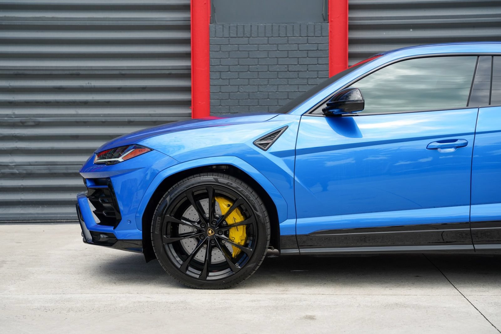 Used 2022 Lamborghini Urus AWD/4WD image 9