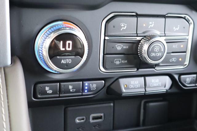 Used 2022 GMC Yukon SLT w/ SLT Luxury Package RWD image 31