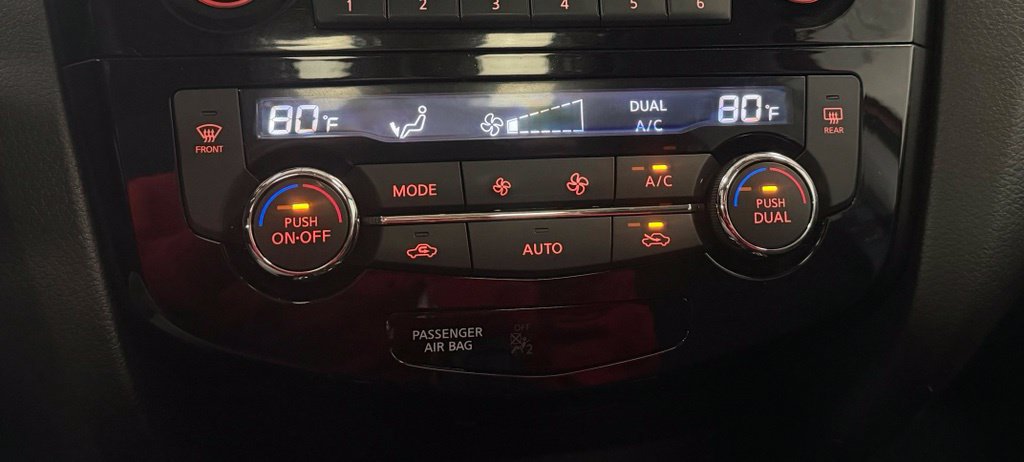 Used 2015 Nissan Rogue SV w/ SV Moonroof Package AWD/4WD image 20