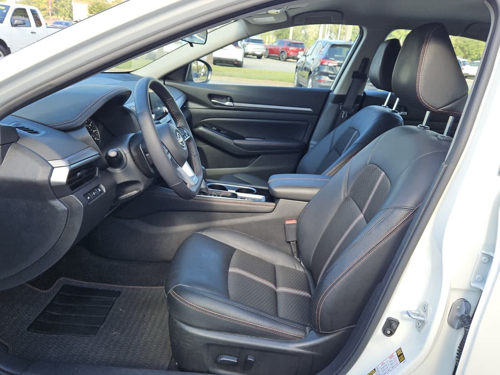 Used 2024 Nissan Altima 2.5 SR AWD/4WD image 3