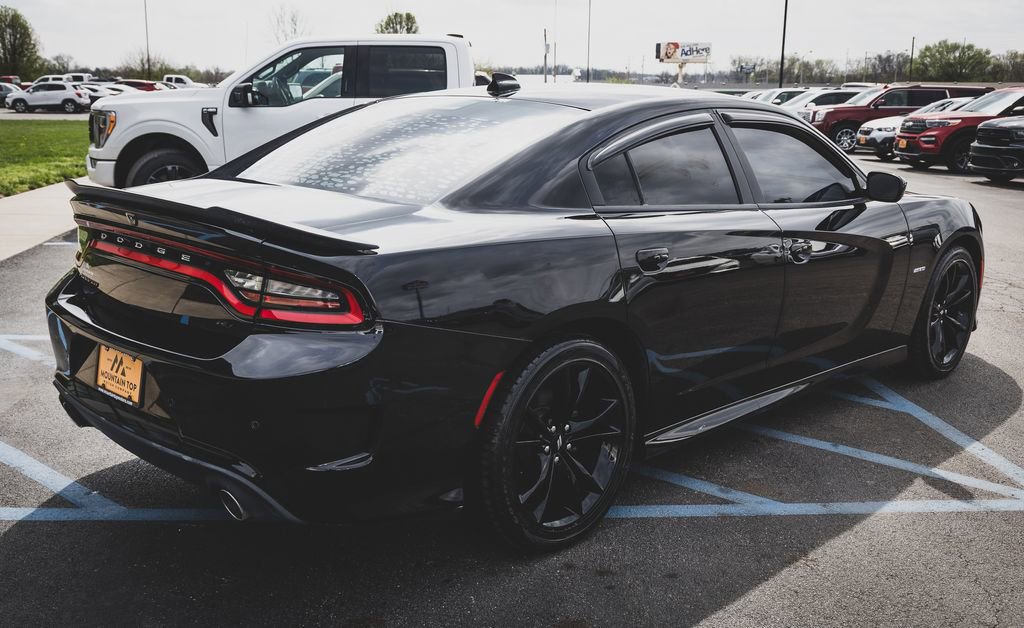 Used 2018 Dodge Charger R/T w/ Plus Group RWD image 35