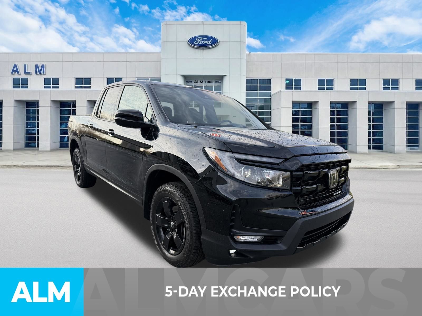 Used 2025 Honda Ridgeline Black Edition image 3