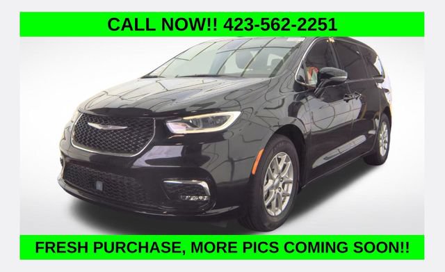 Used 2025 Chrysler Pacifica Select FWD image 1