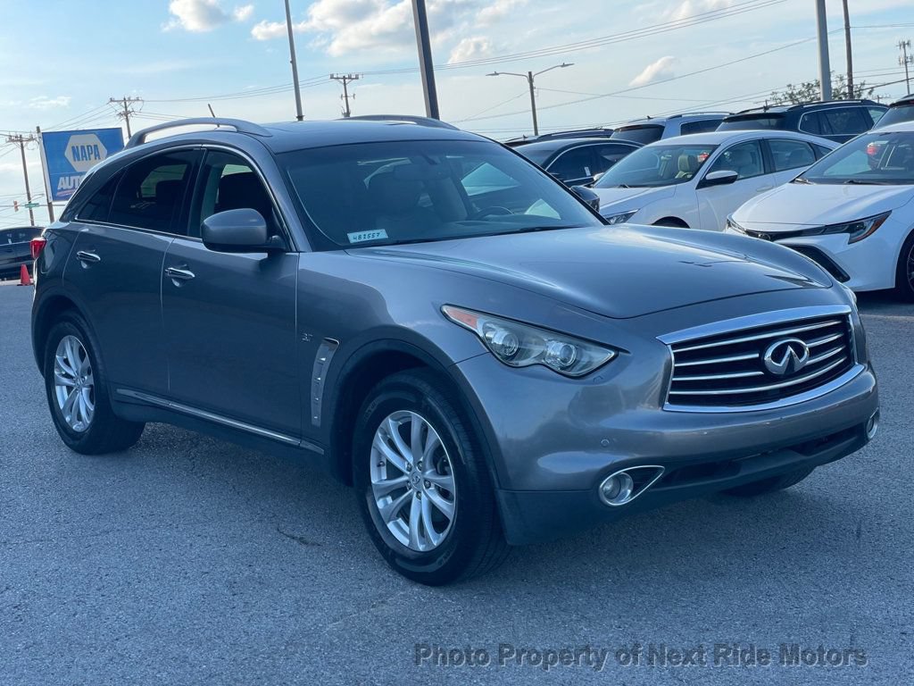 Used 2015 INFINITI QX70 AWD w/ Premium Package image 4