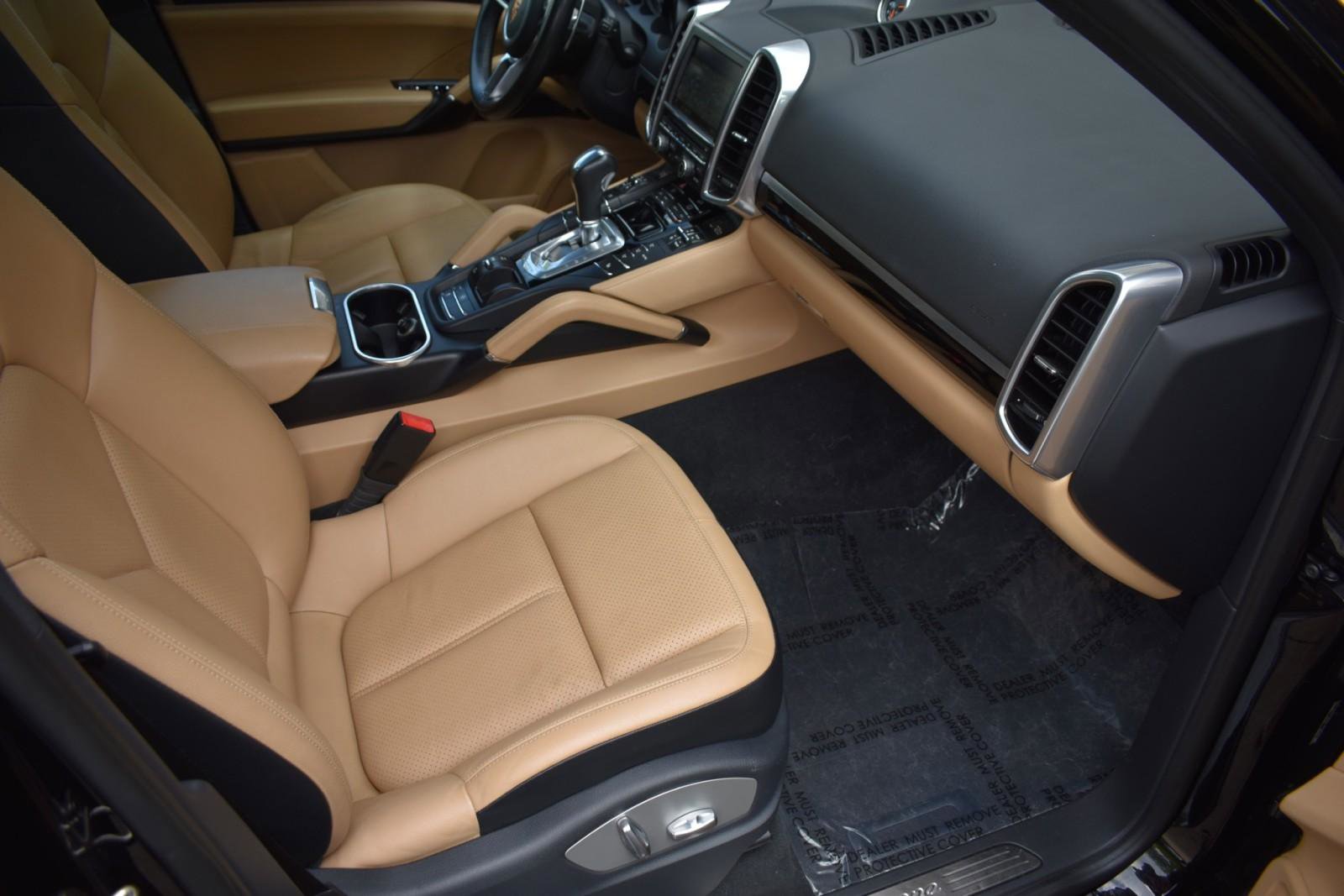 Used 2016 Porsche Cayenne image 39