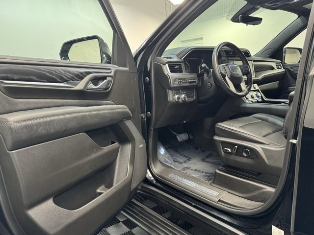 Used 2021 GMC Yukon XL Denali image 11