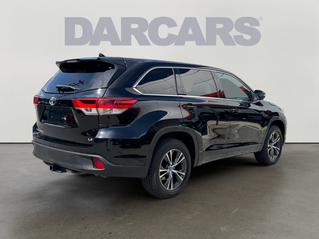 Used 2017 Toyota Highlander Plus FWD image 6
