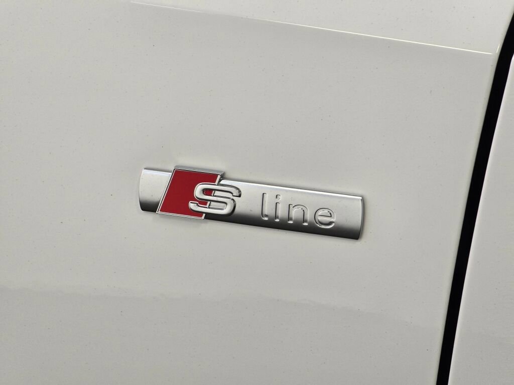 New 2025 Audi Q3 2.0T Premium image 22