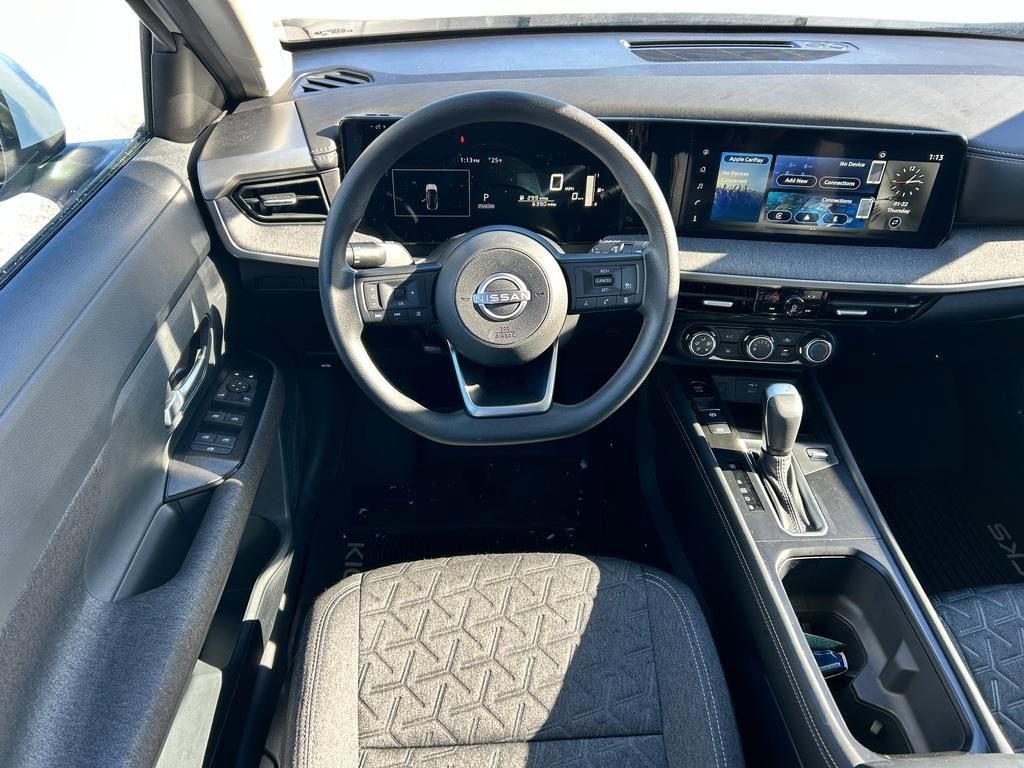 Used 2025 Nissan Kicks SV AWD/4WD image 21