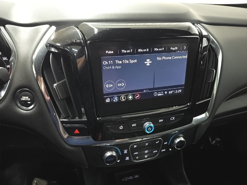 Used 2023 Chevrolet Traverse LT image 24