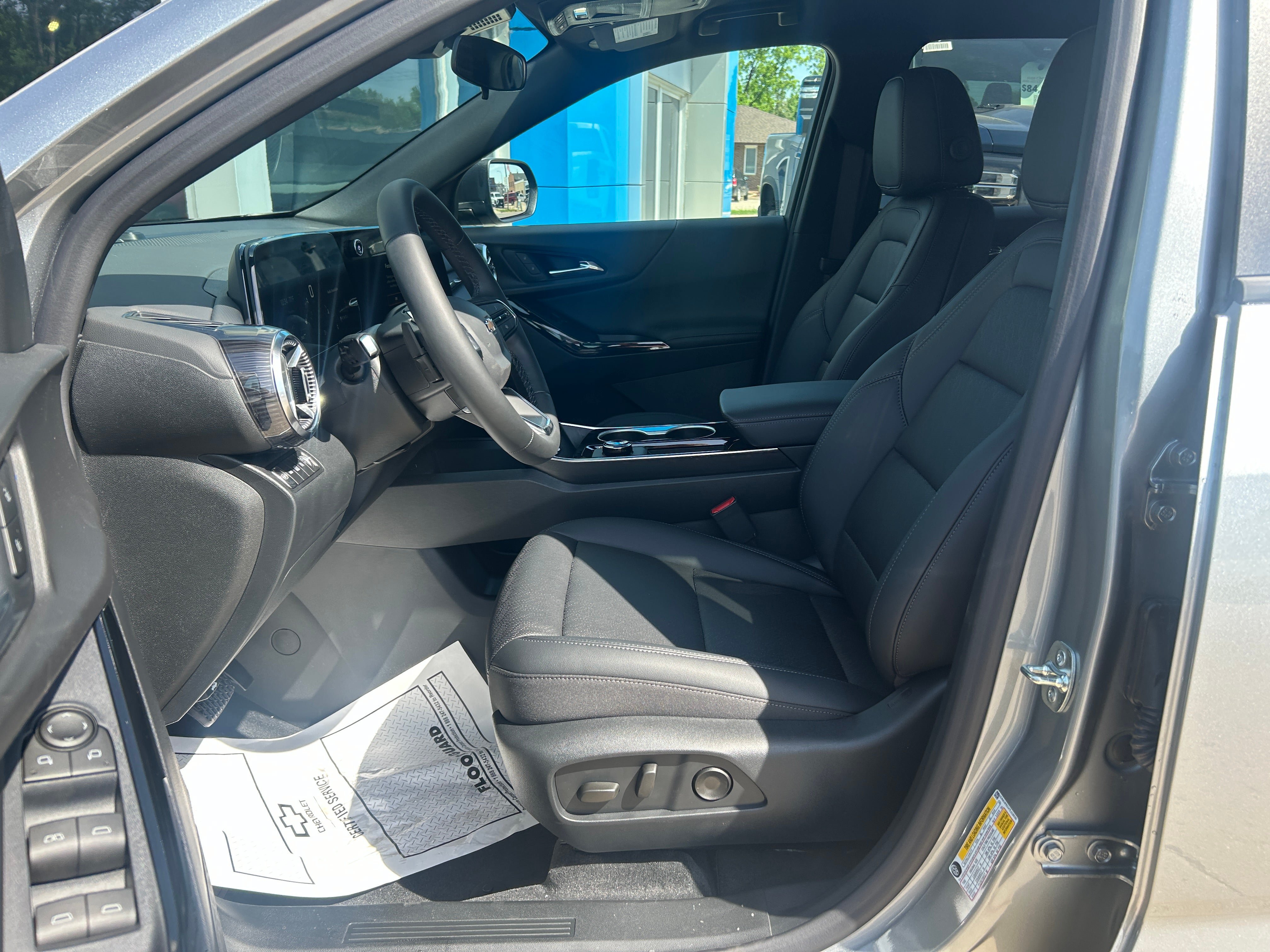 New 2026 Chevrolet Equinox LT w/ Convenience Package II AWD/4WD image 13