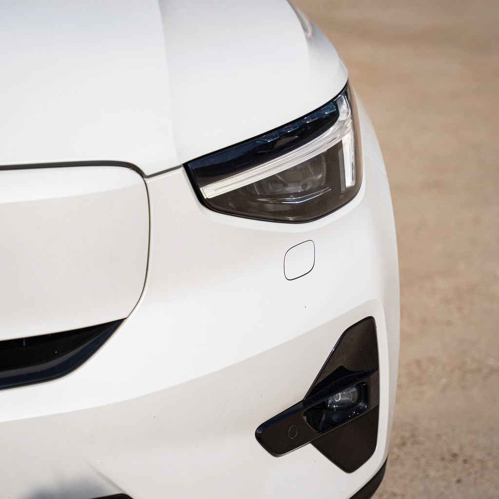 Certified 2023 Volvo C40 P8 Recharge Ultimate AWD/4WD image 3