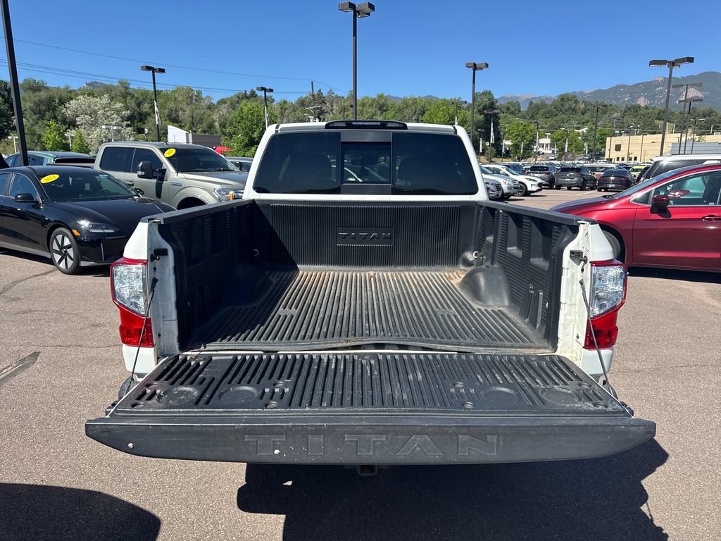 Used 2020 Nissan Titan SV w/ SV Convenience Package RWD image 7